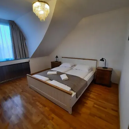 Buekfuerdo Zrinyi 9 Apartmanhaz, Buekfalva