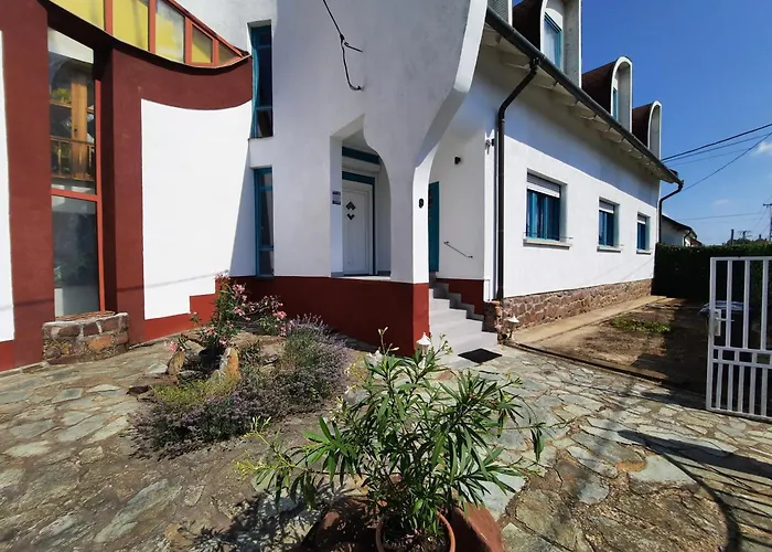 Buekfuerdo Zrinyi 9 Apartmanhaz, Buekfalva 公寓 *