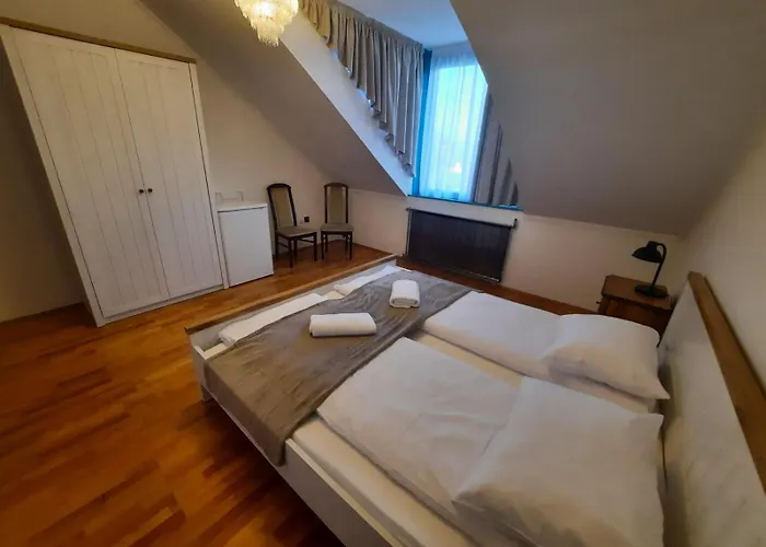 Buekfuerdo Zrinyi 9 Apartmanhaz, Buekfalva 公寓 Bük